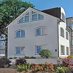 Gudrun - 569 Mit Eigener Sauna, Dachterrasse, Kleiner Meerblick Binz